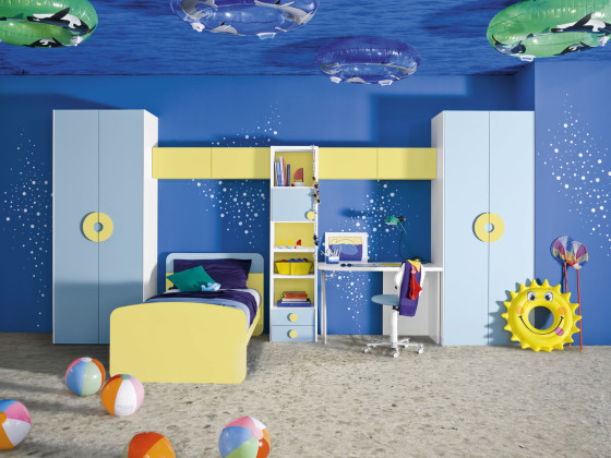 underwater-themed-blue-and-yellow-boys-room