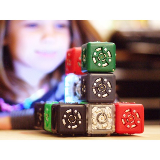 cubelets_girl