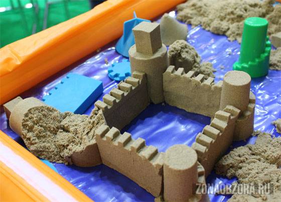 Kinetic sand play